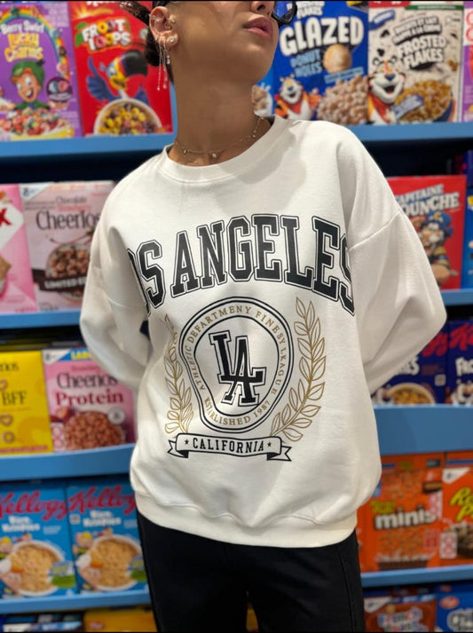 סווטשירט לבן אוניברסיטאי מושלם