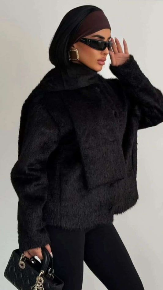 ג’קט “Noir Luxe” – פרווה שחורה אלגנטית