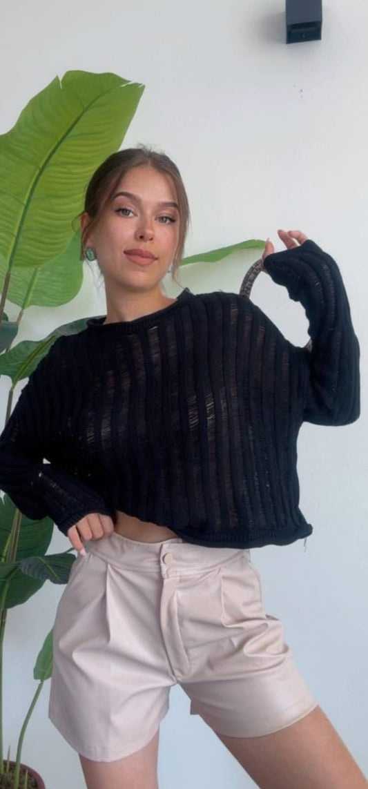 סריג “Breeze Black” – קליל בגזרה קצרה