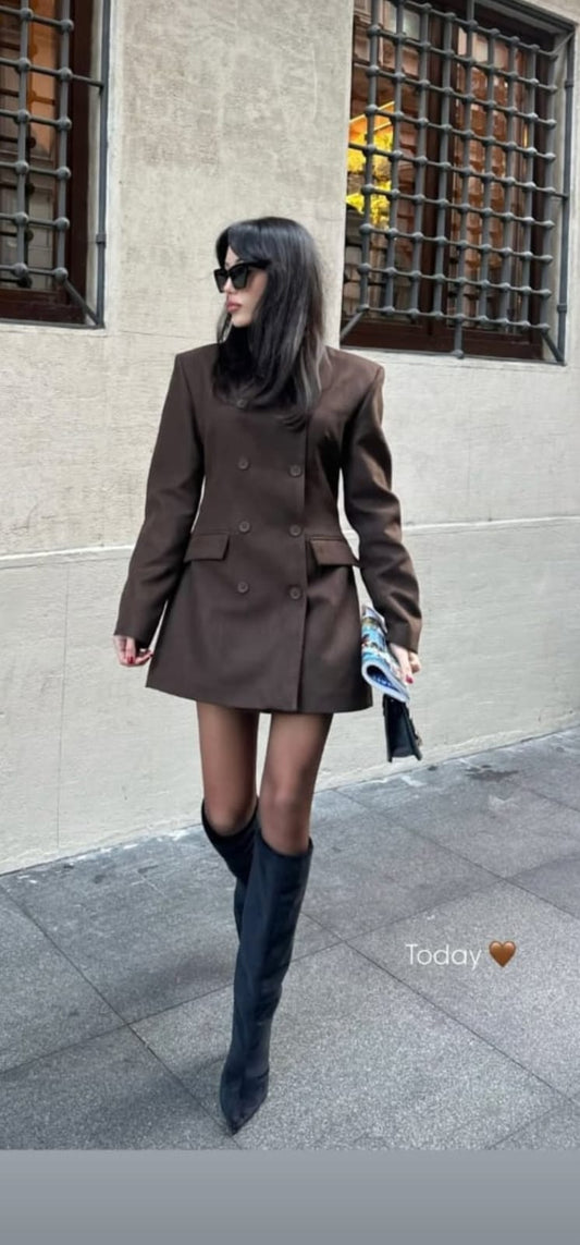 בלייזר “Milano Brown” – כפול כפתורים בגזרה נשית